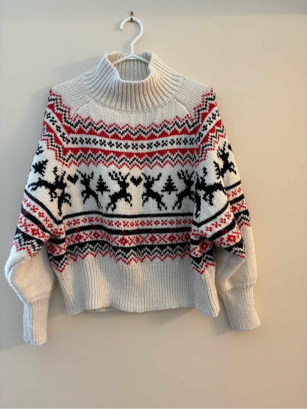 H&M White Fair Isle Turtleneck Sweater with Red & Black Motif